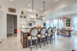 Luxury Kitchen in the oakton by carrhomes