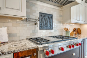 Luxury Kitchen in the oakton by carrhomes